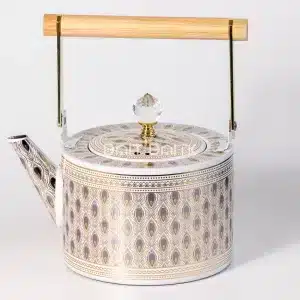 إبريق شاي فاخر بنقشة ريش ومقبض خشبي وغطاء كريستال