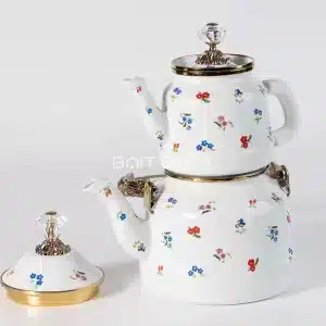 إبريق شاي مينا كبير 2.5 لتر بتصميم مزهر وغطاء كريستال